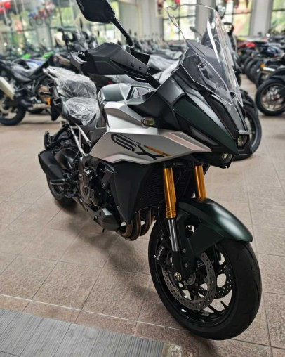 new_suzuki_gsxs1000gx_green_17_9d22510f_processed.jpg