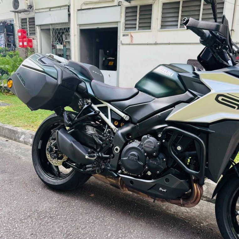 preowned_suzuki_gsx_s1000gx_gs_0a0509c7_processed.jpg