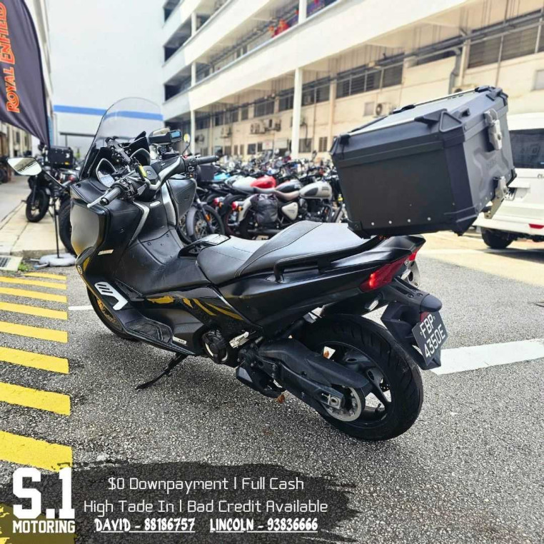 preowned_yamaha_tmax_530_dx_17_65b1ed16_processed.jpg