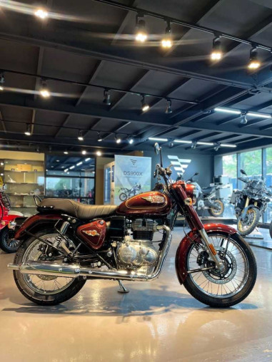 royal_enfield_bullet_350_17549_20071a66_processed.jpg