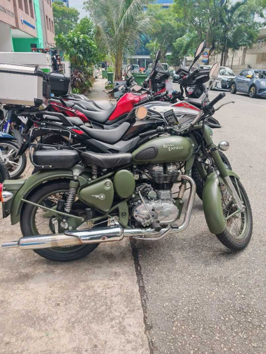 royal_enfield_bullet_500_battl_491e7fa6_processed_converted.avif