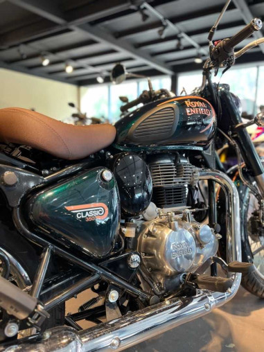 royal_enfield_classic_350_1722_48ae9b42_processed.jpg