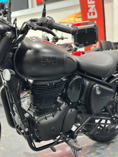 royal_enfield_classic_350_for__1759df0b_processed.jpg