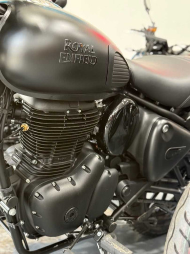 royal_enfield_classic_350_for__f3a3cb6d_processed.jpg