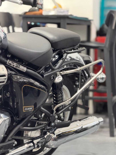 royal_enfield_classic_650_1748_f113e5be_processed.jpg