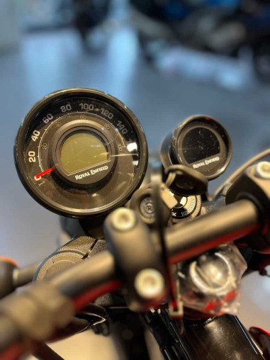 royal_enfield_hunter_350_17648_701d1e7a_processed.jpg