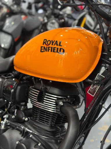 royal_enfield_meteor_350_fireb_7a0b787c_processed.jpg