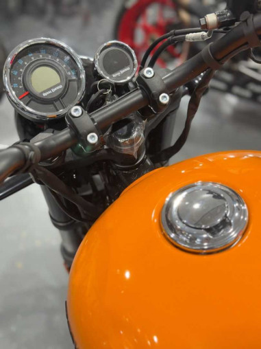 royal_enfield_meteor_350_fireb_f34abb26_processed.jpg