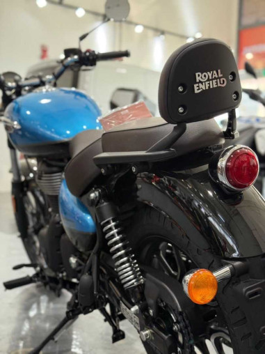 royal_enfield_meteor_350_super_f1e36bf5_processed.jpg