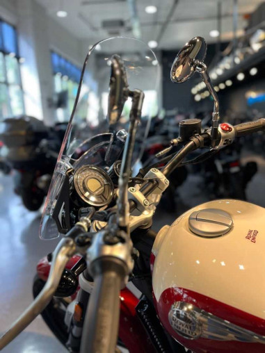 royal_enfield_super_meteor_650_b5a65c33_processed.jpg