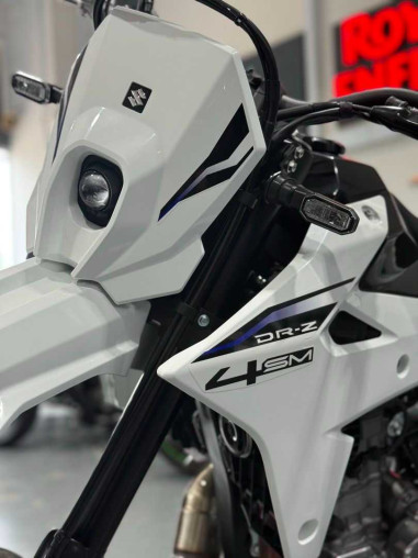 suzuki_drz4_sm_1773297949_2da5_ab88c080_processed.jpg