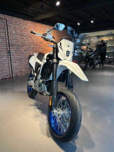 suzuki_drz_sm_1775706737_0ec32_79056e99_processed.jpg