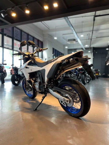 suzuki_drz_sm_1775706737_5f8ed_049a97ef_processed.jpg