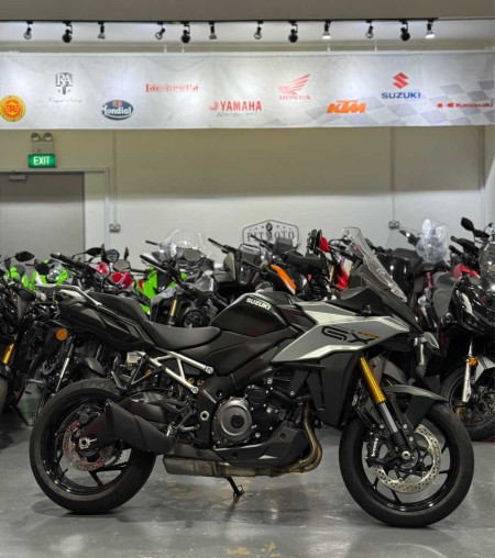 suzuki_gsxs1000_gx_1755184392__178f7450_processed_converted.avif