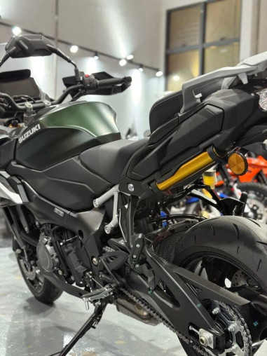 suzuki_gsxs1000_gx_1755184392__846568e0_processed.jpg