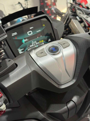 voge_sr4_max_smart_for_sales_1_ba904aed_processed.jpg