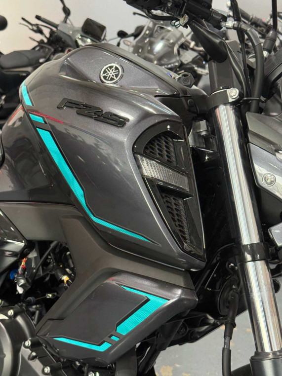 yamaha_fzs_hybrid_fzs150_v4_17_903a89f7_processed.jpg