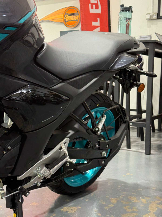 yamaha_fzs_hybrid_fzs150_v4_17_c0f3c2cb_processed.jpg