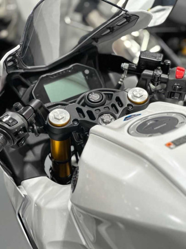 yamaha_r15v4_abs__1727166476_5_dcb11af7_processed.jpg