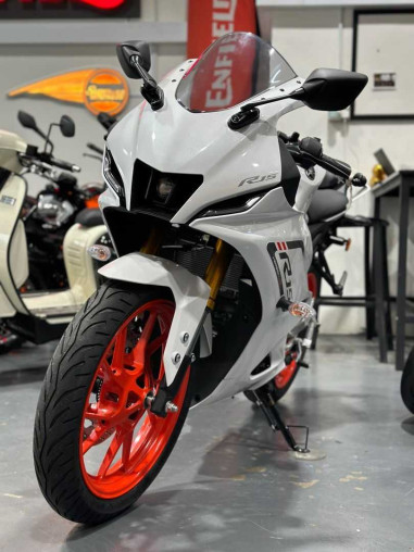 yamaha_r15v4_abs__1727166476_7_98dd2ee3_processed.jpg