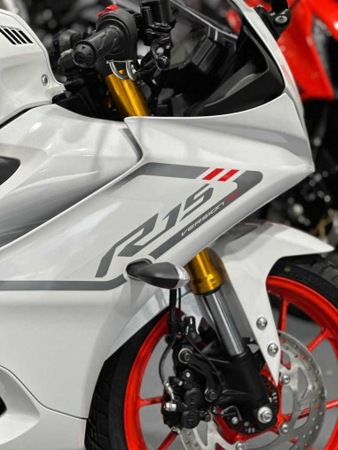 yamaha_r15v4_abs__1727166476_9_98568706_processed.jpg