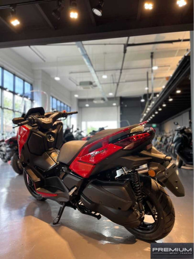 yamaha_xmax_300_2023_168076988_690f43a8_processed.jpg