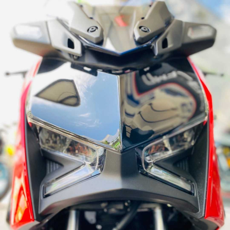 yamaha_xmax_300_2023_model_167_e9ec4c27_processed.jpg