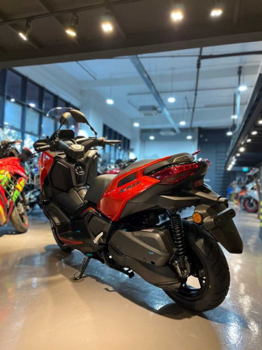 yamaha_xmax_300_2025_174186361_9207cbc1_processed.jpg