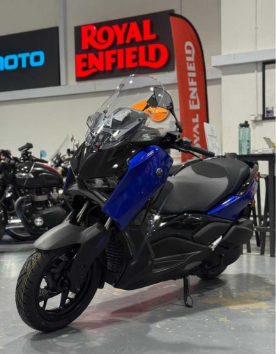 yamaha_xmax_300_v3_abs_1765872_c42beb0e_processed.jpg