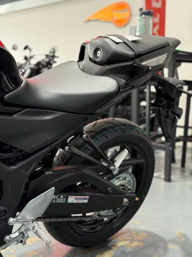 yamaha_yzfr3_1772695981_61f61e_4d8bf91b_processed.jpg