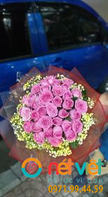 Hồng sen điểm sao vàng