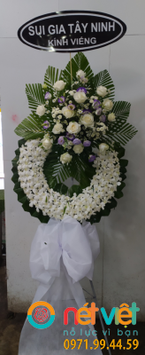 Vòng lan trắng điểm hoa cát tường tím