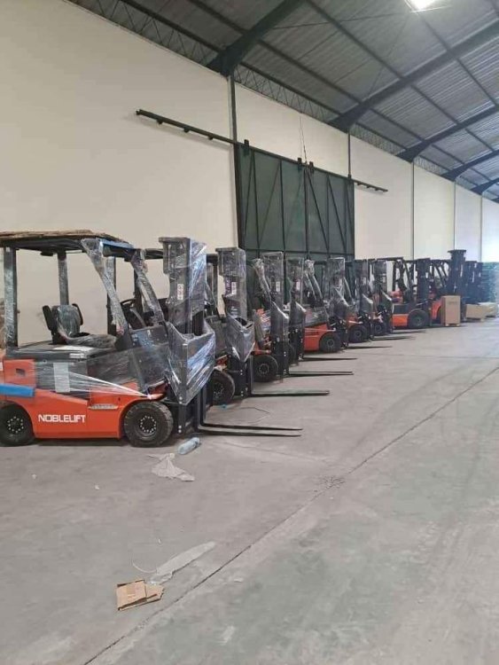 Forklift Solo Surakarta 4.jpg