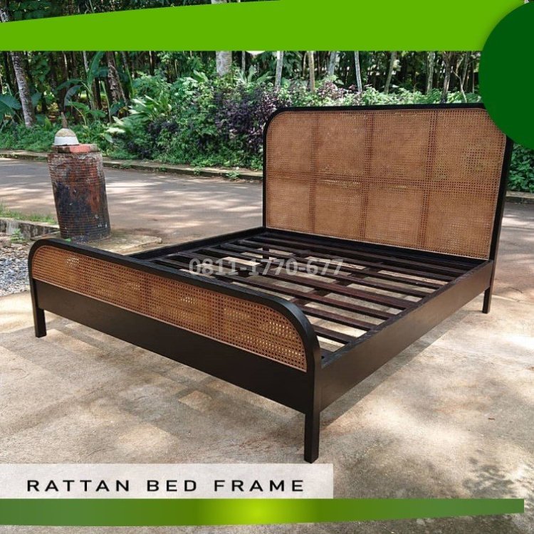 TTA10 tempat tidur dari kayu.jpg