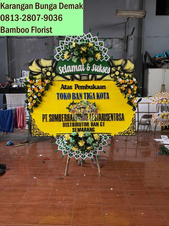 0813-2807-9036 Bamboo Florist, bunga ucapan selamat Demak yang murah.jpg