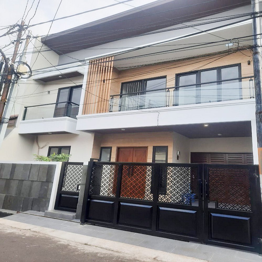 Rumah Dijual di Pulo Gadung Dekat Arion Mall Rawamangun, Mall Green Pramuka Square, UNJ, RS Persahabatan, Stasiun Klender