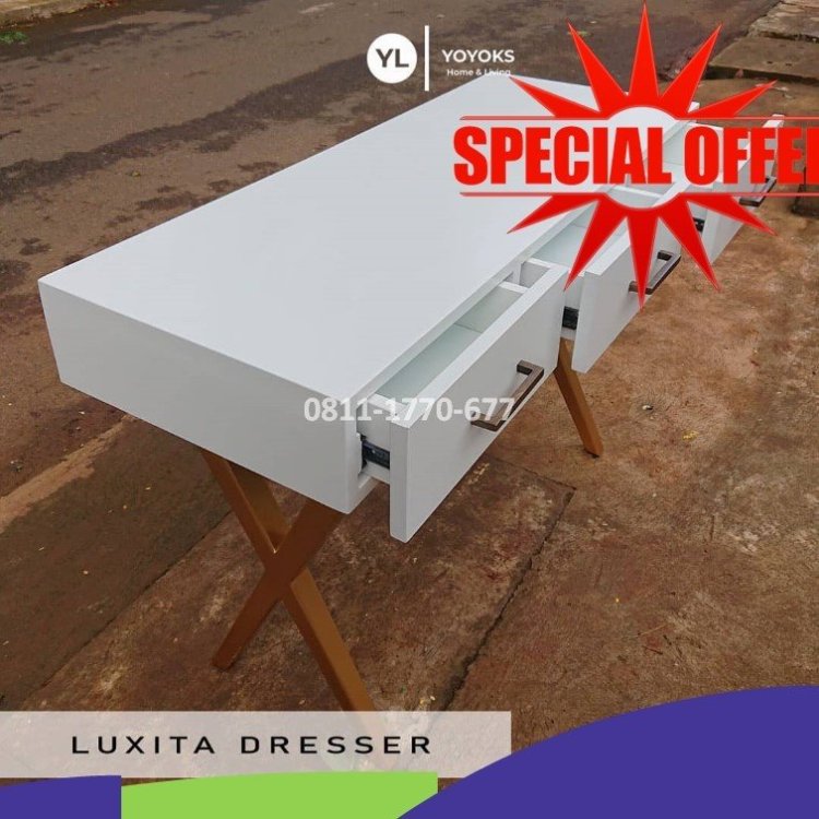 RB60 lemari pakaian kayu.jpg