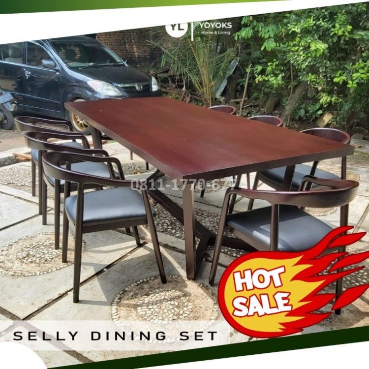 SMA25 set meja makan dari kayu.jpg