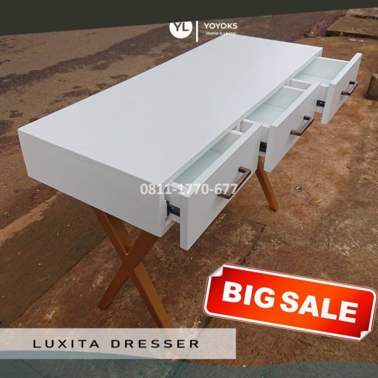 RB36 rak buku dari kayu.jpg