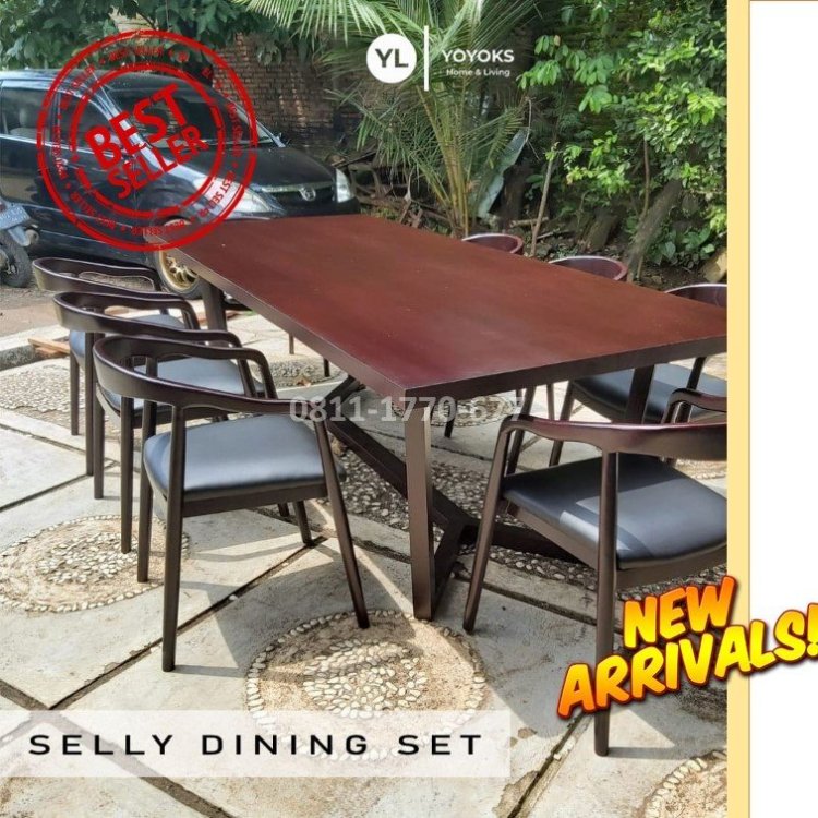 SMA70 set meja makan dari kayu.jpg