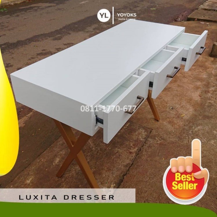 RB94 lemari kayu jati.jpg