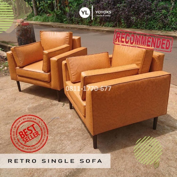 KG68 kursi kayu sudut.jpg