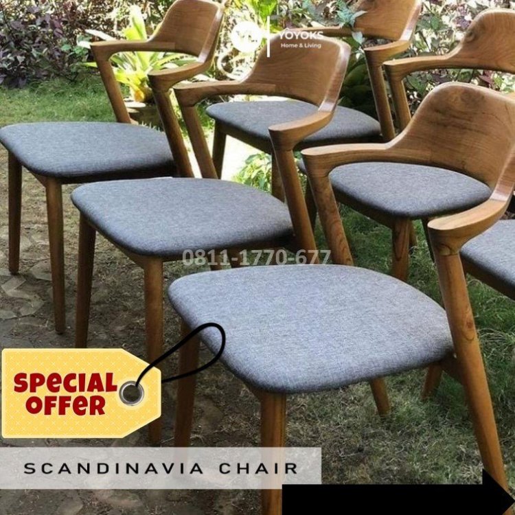 KC63 kursi kayu santai.jpg