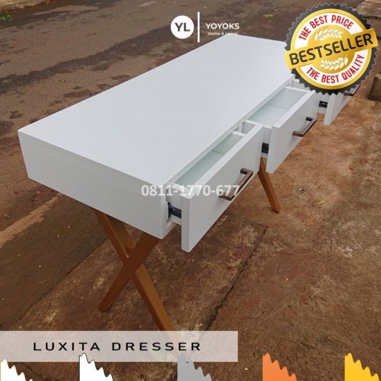 RB67 lemari sepatu kayu.jpg