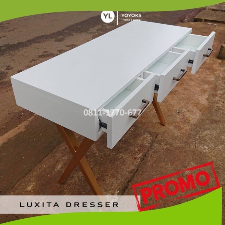 RB18 rak kayu minimalis.jpg