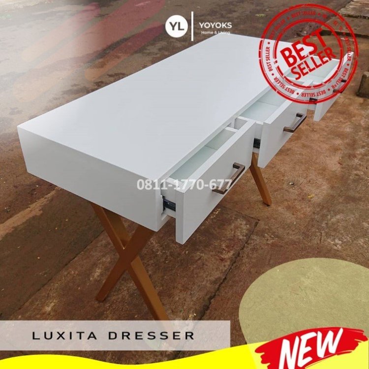 RB71 lemari kayu 3 pintu.jpg