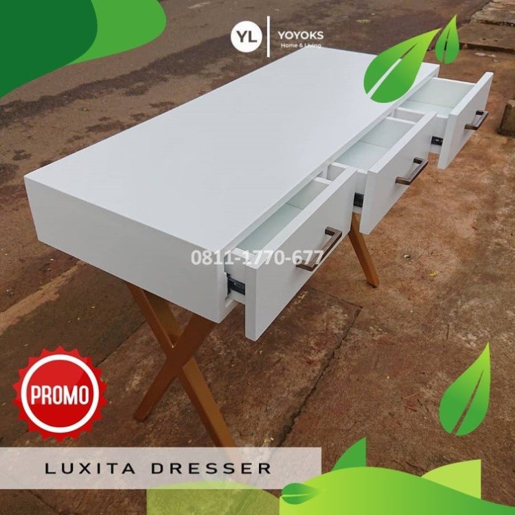 RB6 rak buku dari kayu.jpg