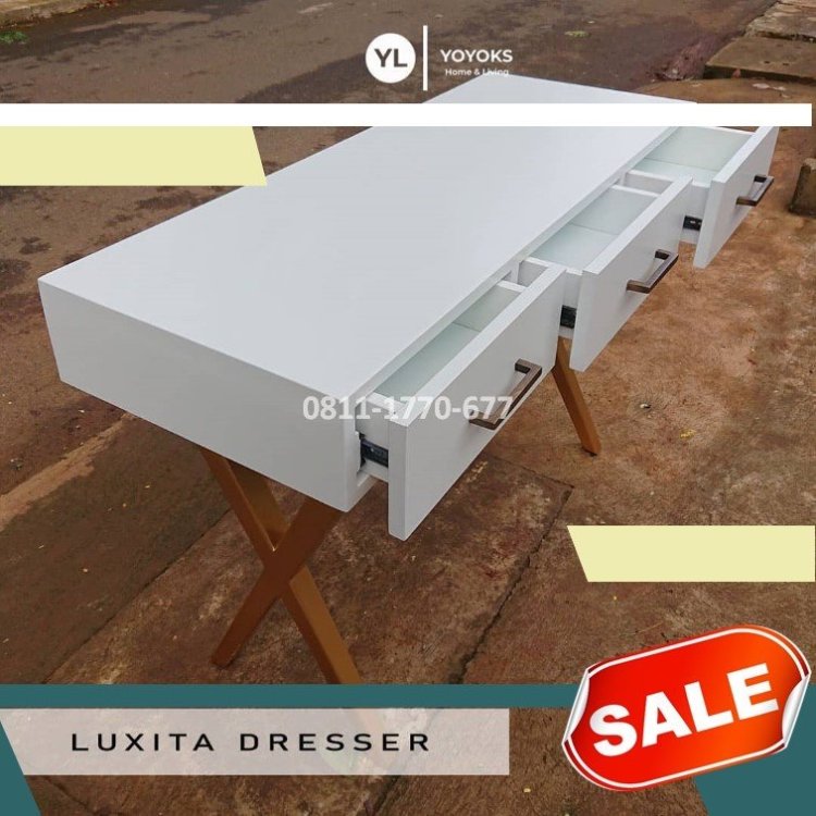 RB38 rak buku kayu.jpg