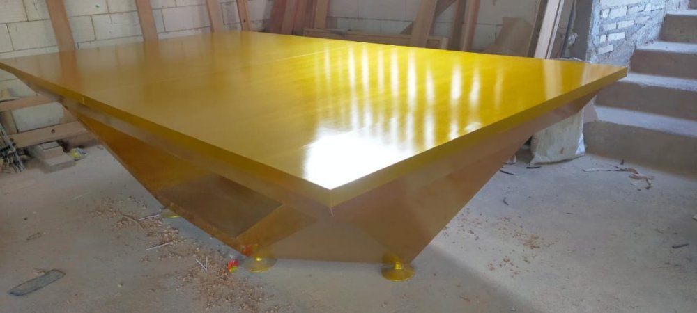 Meja Multifungsi Kaki Kapal Finishing Emas 3.jpeg