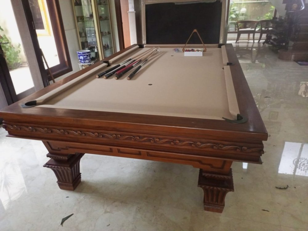 Meja Klasik Tutut Jakarta 1.jpeg